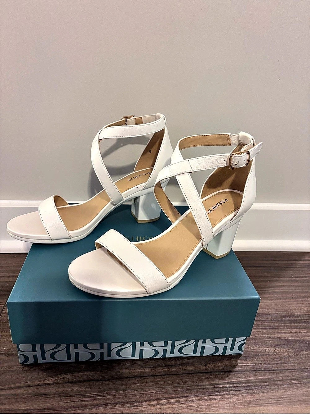 Pashion Renee White Sandal w/ 3” Block Heel Size 8